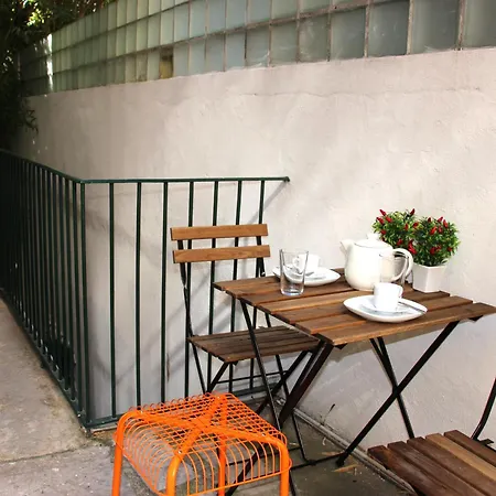 Sm1-happy At Hip Pr.real & Bair.alto + Private Patio! Appartement Lisboa