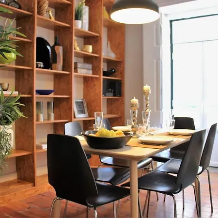 아파트 Sm1-happy At Hip Pr.real & Bair.alto + Private Patio! 리스본