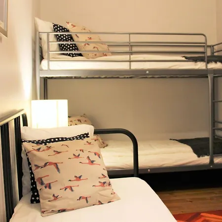 아파트 Sm1-happy At Hip Pr.real & Bair.alto + Private Patio! 리스본