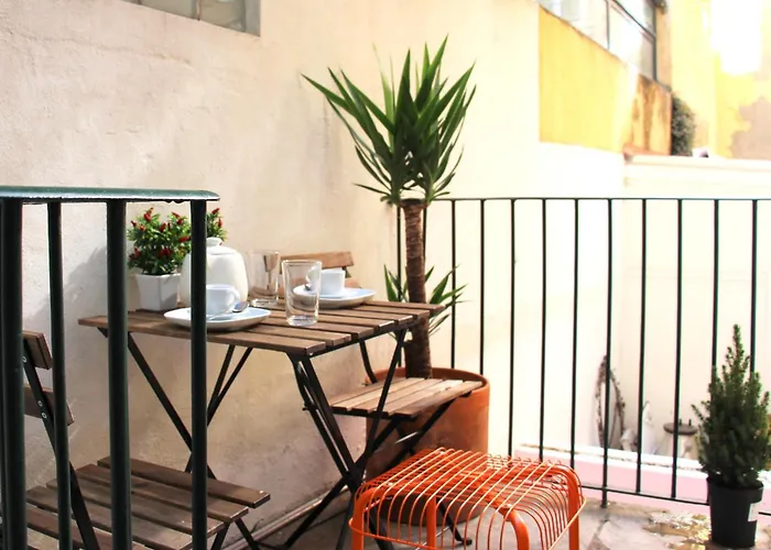 Sm1-happy At Hip Pr.real & Bair.alto + Private Patio! Lisboa