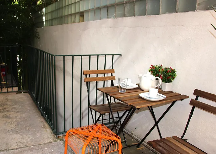 Sm1-happy At Hip Pr.real & Bair.alto + Private Patio! Apartmán Lisboa