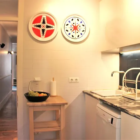Apartment Sm1-happy At Hip Pr.real & Bair.alto + Private Patio! *